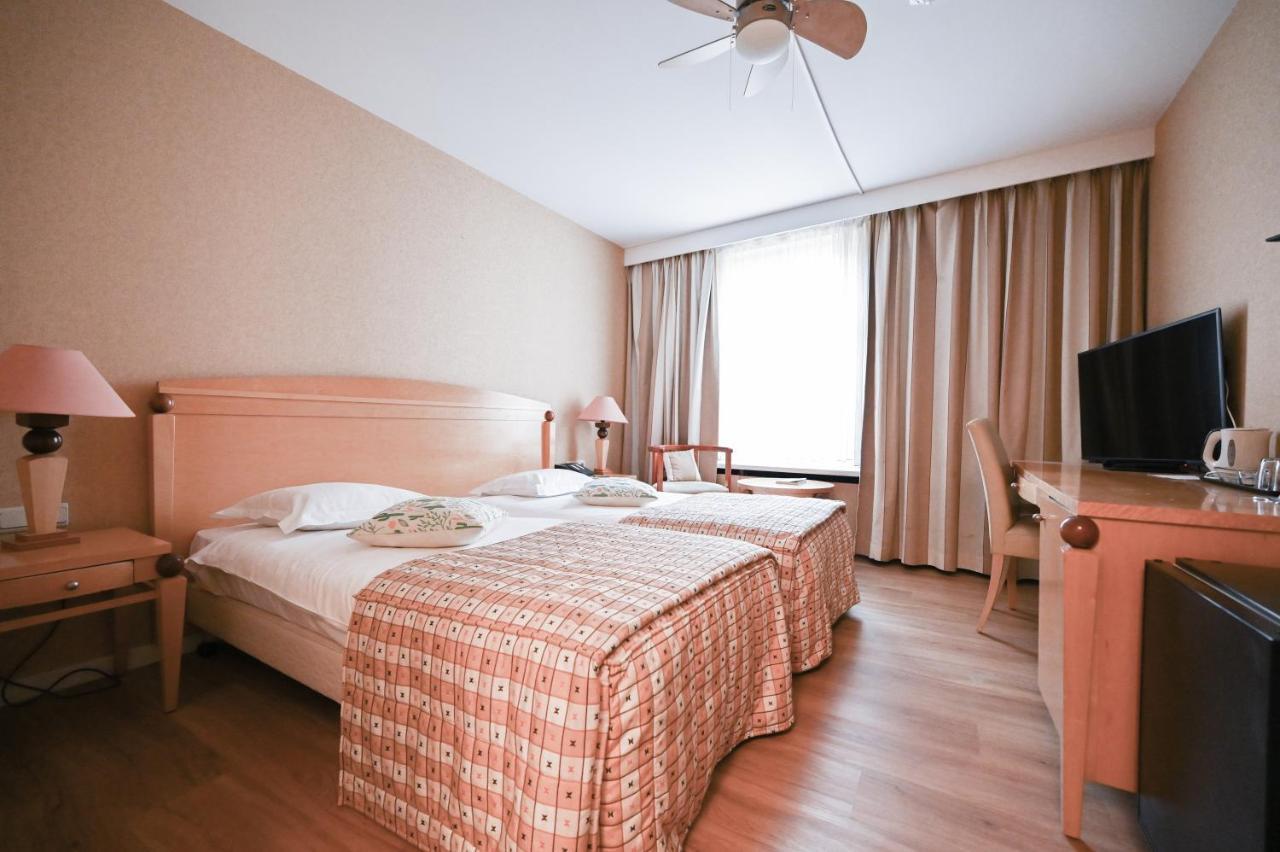 Logis Saint-Nicolas & Spa レミッチ エクステリア 写真
